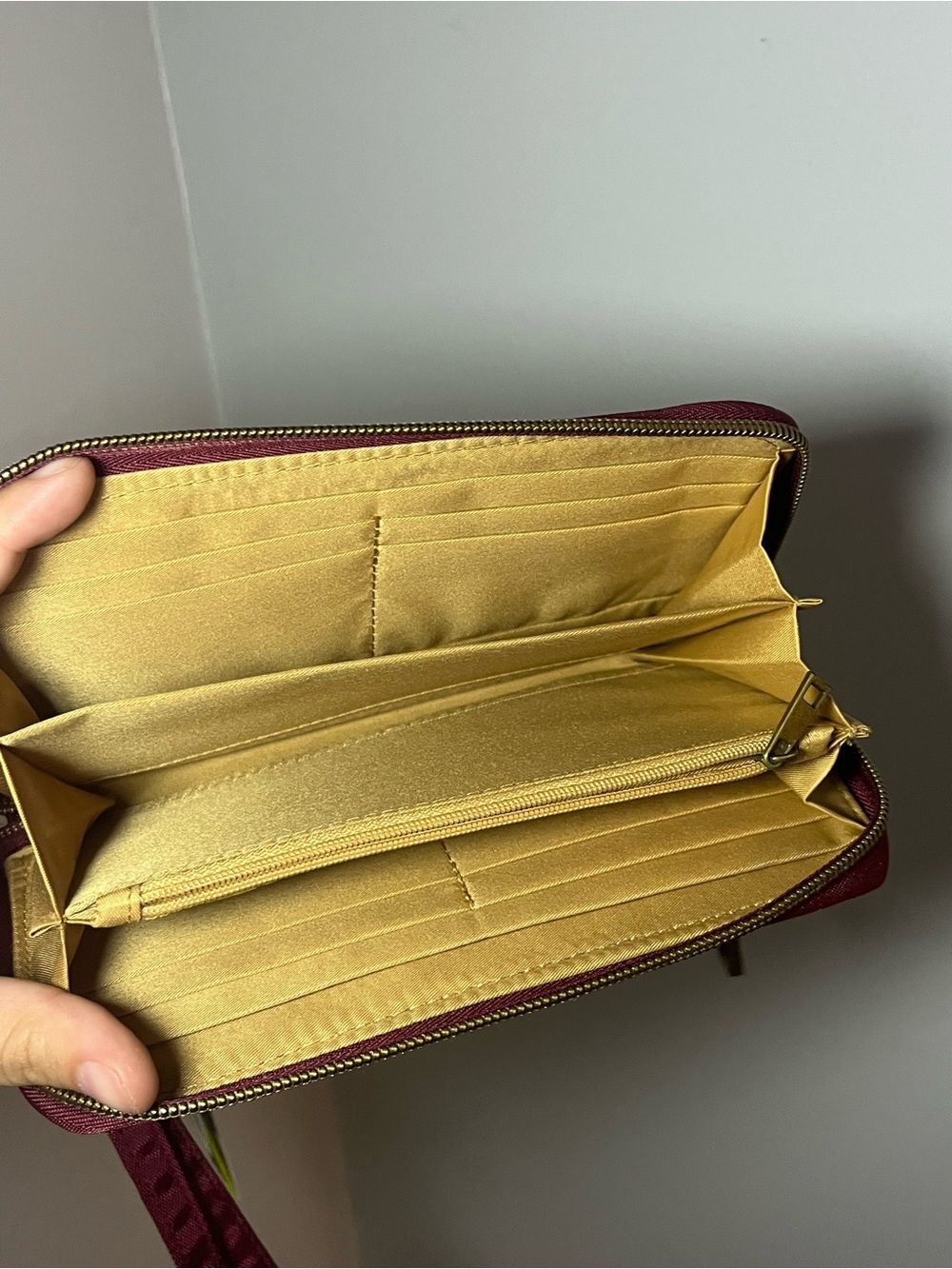 Travelon Burgundy Wristlet Wallet with Zip Pocket - Picture 2 of 4